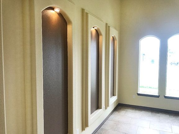 3rd image of 1456 W Virginia Cir