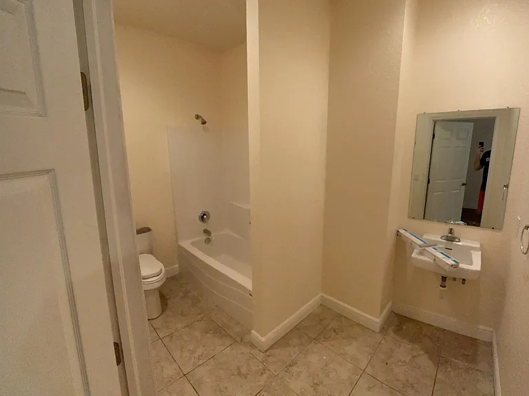 10665 Lake Breeze Dr #10665 — Photo 11