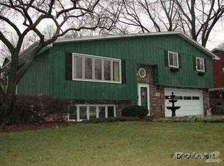 2908 Van Buren St, Dubuque, IA 52001