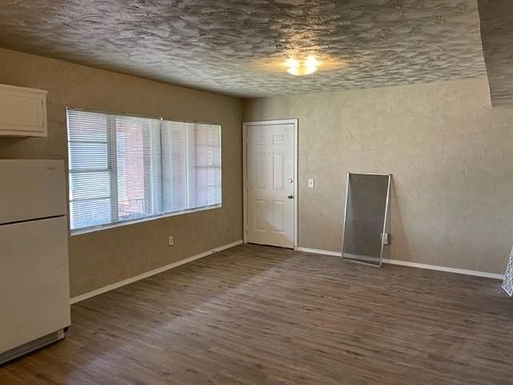 4th image of 3017 N Lee Ave #6