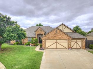 19509 Brookshire Ct, Edmond, OK 73012