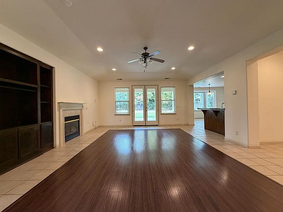 3rd image of 8714 N Heartland Way