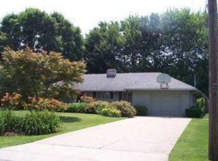 3745 Meadow Dr, Erie, PA 16506