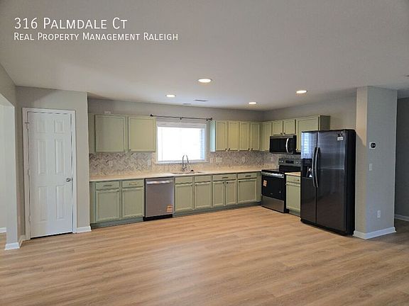 3rd image of 316 Palmdale Ct