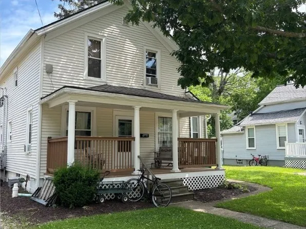 206 Court St, Chardon, OH 44024