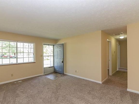 3rd image of 3516 Valley Lake Dr