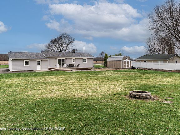 2nd image of 8422 N Cochran Rd
