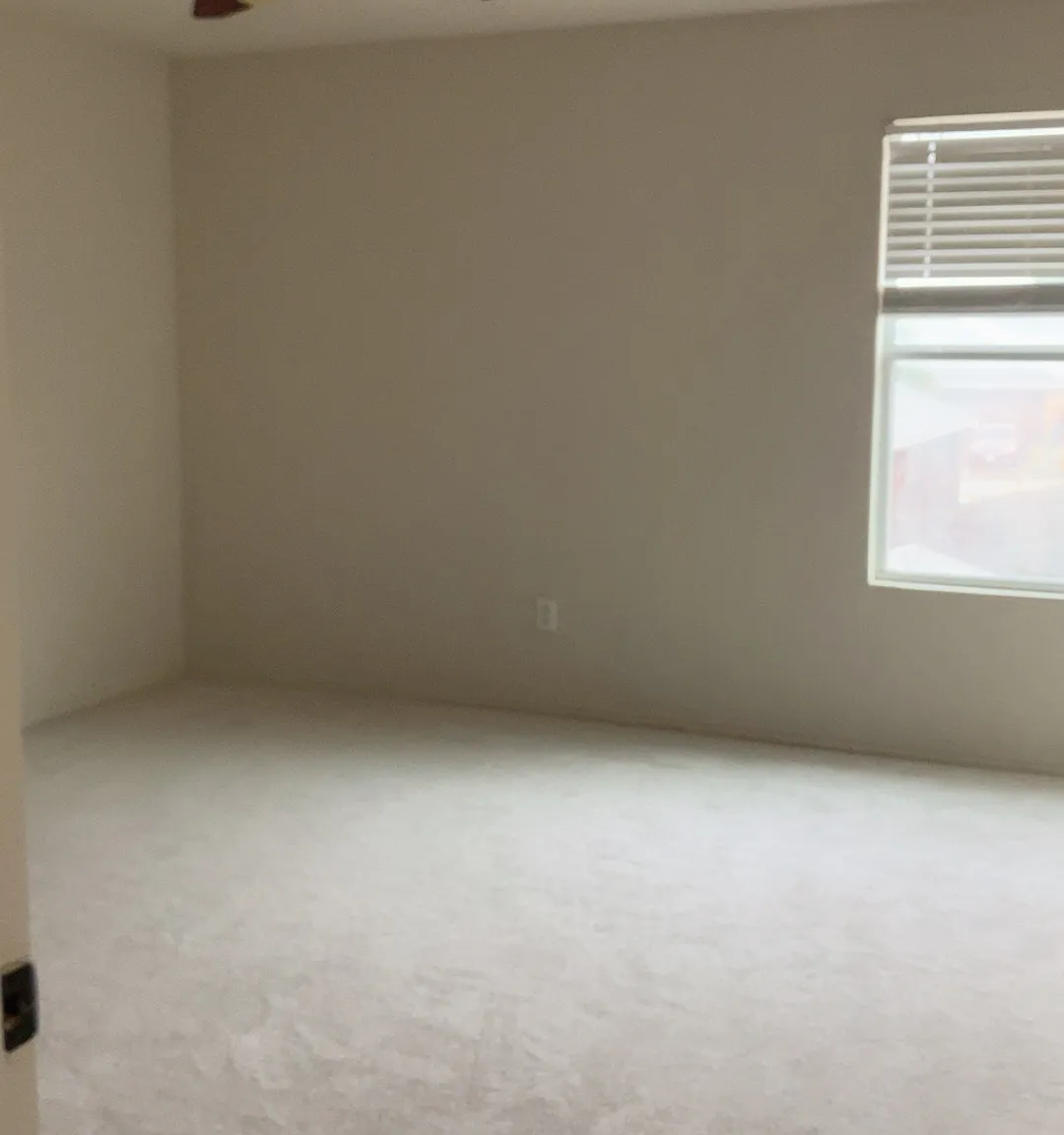 4 bed, 2.5 bath, 3000 sqft, $2,375 — Photo 3