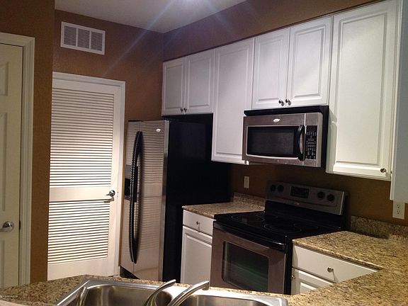 3rd image of 8539 GATE Parkway W #1432