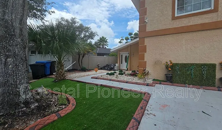 5005 Dollarway Ct — Photo 2