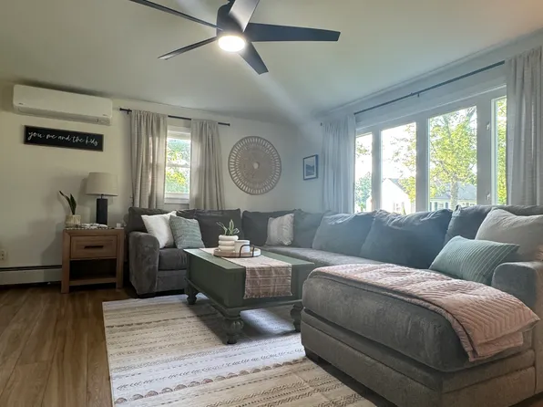 75 Sunbury Ave, Bangor, ME 04401