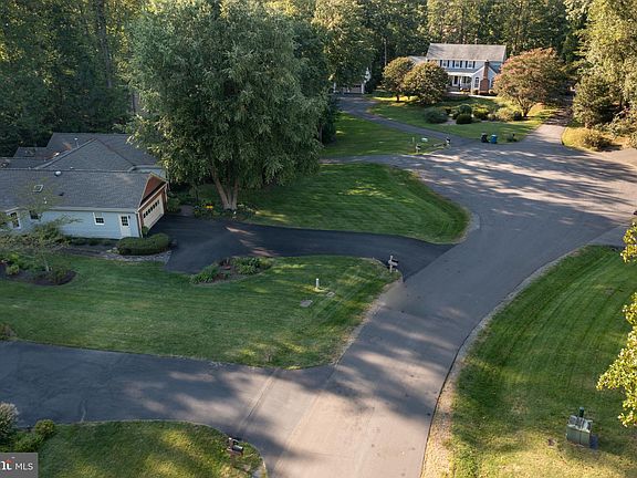 5th image of 7108 Park Point Ct