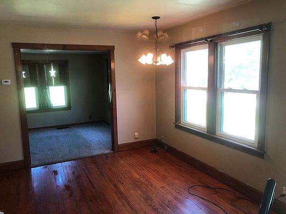 3rd image of 622 Mansur Ave