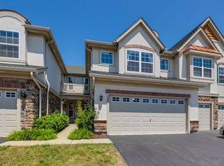 325 Bay Tree Cir, Vernon Hills, IL 60061