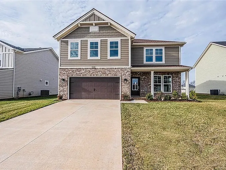 9351 Woodgate Cir — Photo 1