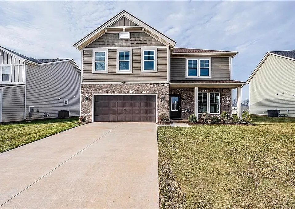 9351 Woodgate Cir