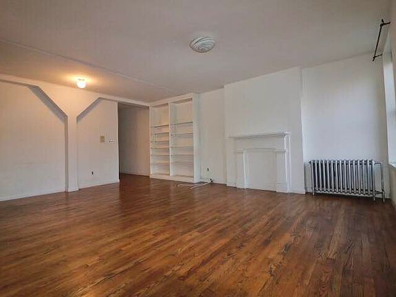 2nd image of 310 W 95th St