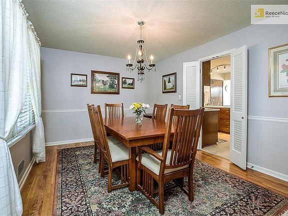 4th image of 6823 W 98th St
