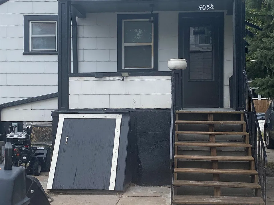 405.5 W 9th St