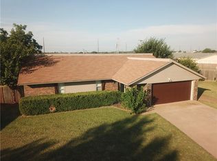 1408 Savannah Cir, Altus, OK 73521