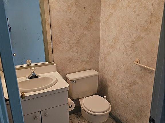5th image of 37 Lawton Brook Ln