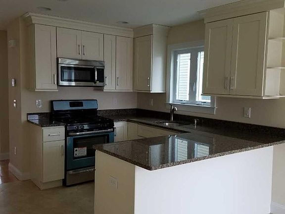 2nd image of 264 Hull Ave