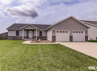322 Butler Ln, Chatham, IL 62629