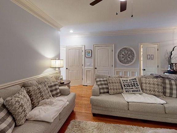 2nd image of 3475 Walden Dr