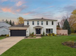 3555 Middle Post Ln, Rocky River, OH