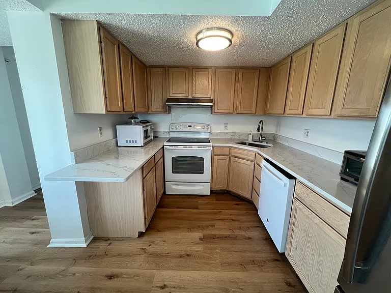 4600 W Brigantine Ave #305 — Photo 4