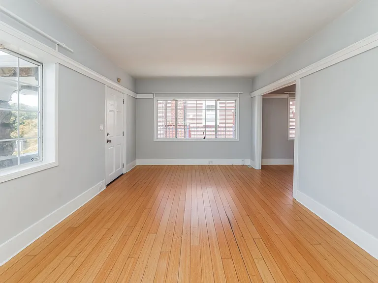 4692 Congress Ave — Photo 7