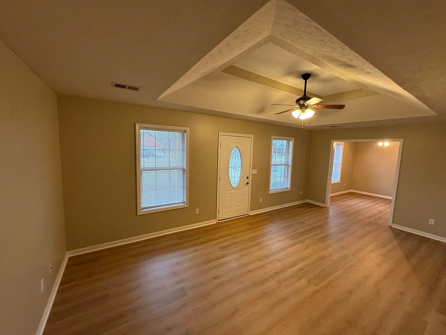 142 Hudson Dr — Photo 3