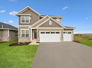 1670 Tyrone Dr, Shakopee, MN 55379