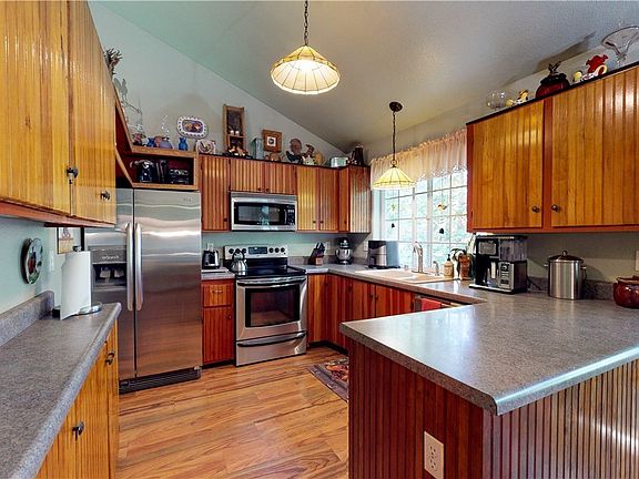 5th image of 91 NE Lorrain Ct