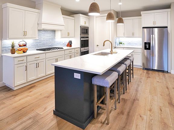 3rd image of 442 W Camino Borde