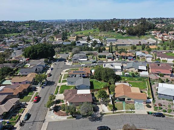 3rd image of 7420 Minerva Dr
