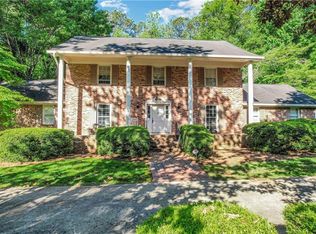 2099 Gunstock Dr, Stone Mountain, GA 30087