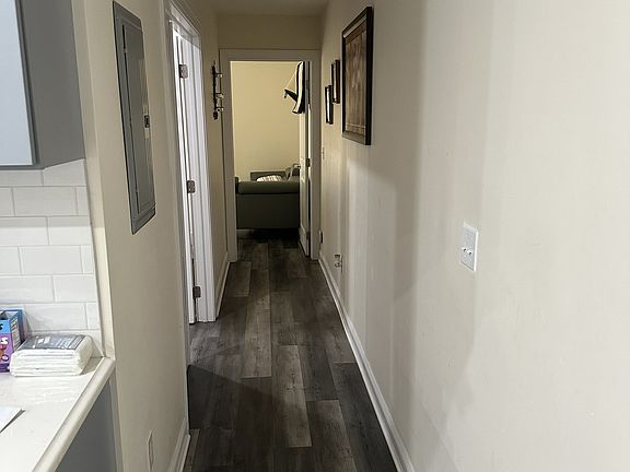 5th image of 7 Lake St #1