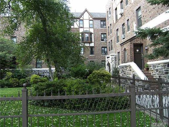 5th image of 16015 Powells Cove Blvd APT E104