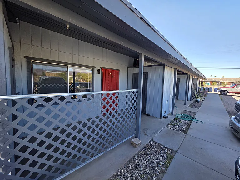 455 E Junction St #4 — Photo 2