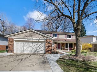 46158 Bartlett Dr, Canton, MI 48187