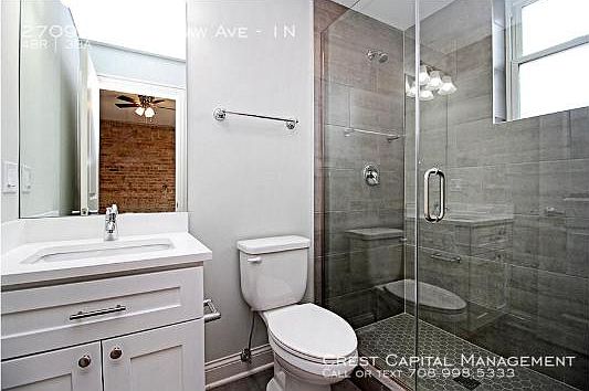 4th image of 2707 N Washtenaw Ave #1S