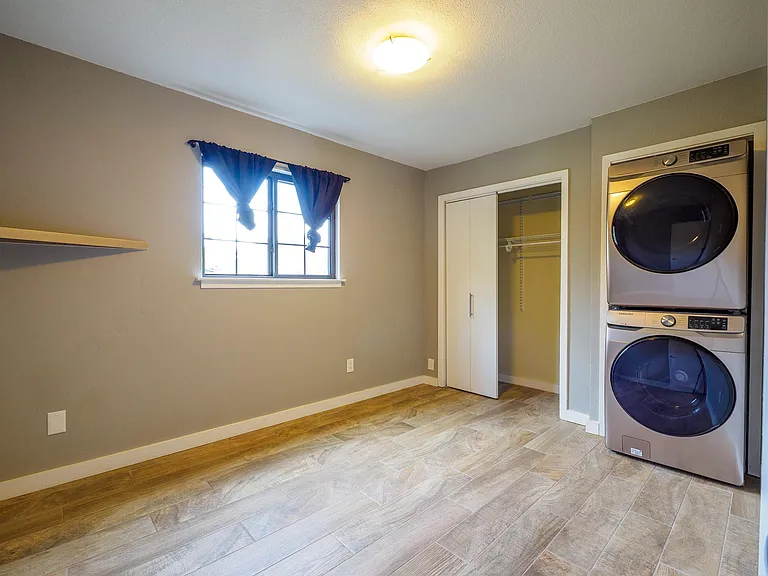 2302 E Side Dr #28 — Photo 16