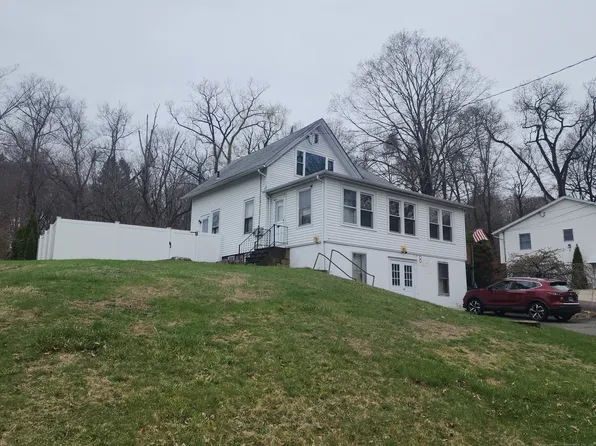 8 Skinner Street, East Hampton, CT 06424