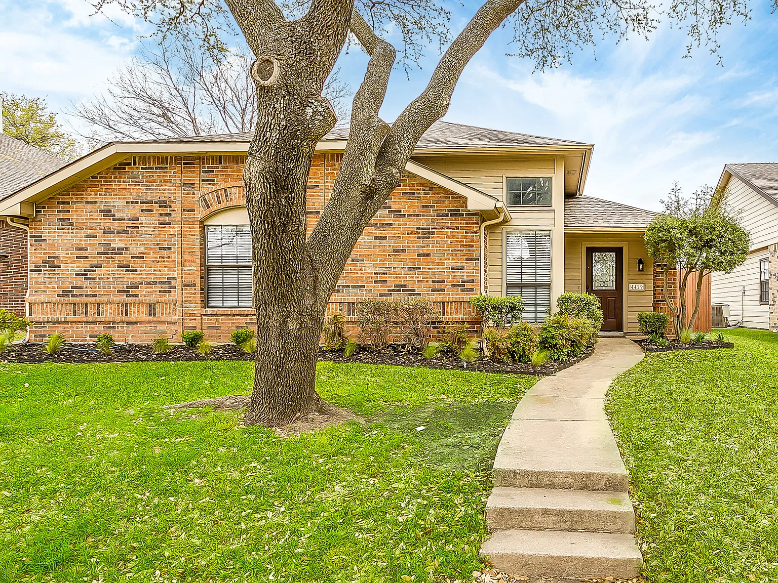 3 bed, 1486 sqft, $2,395 — Photo 1