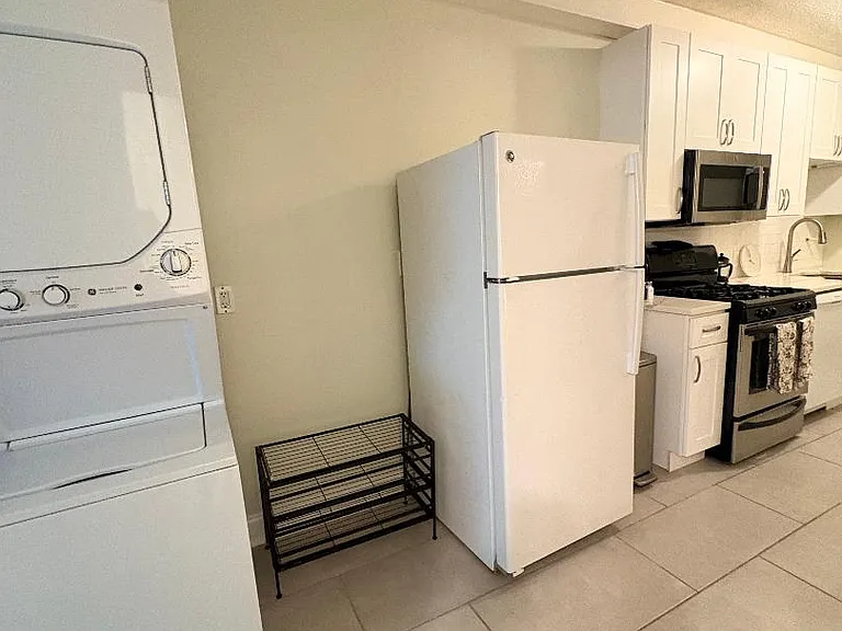 1645 V St SE #1 — Photo 7