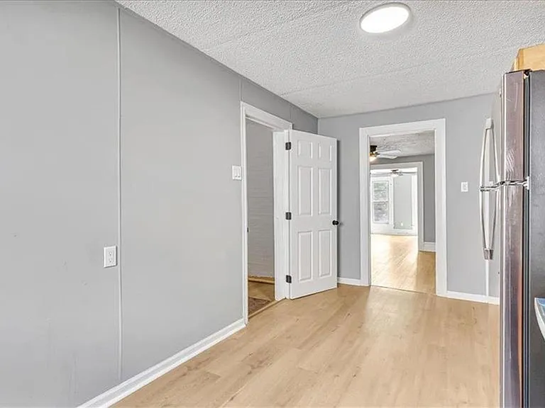 841 Jackson St — Photo 14