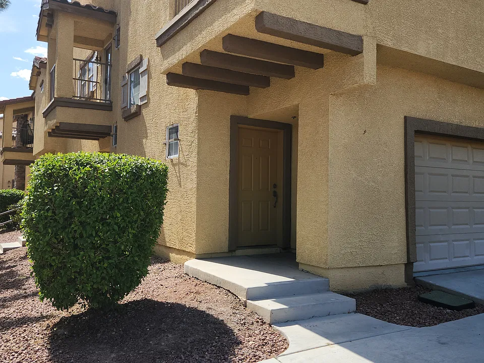 5935 Nuevo Leon St #2