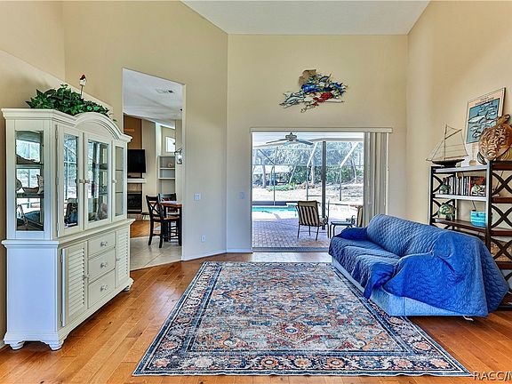 5th image of 5420 N Rosedale Cir