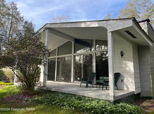 8 Dogwood Ln, Albrightsville, PA 18210